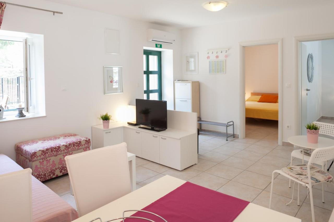 Apartment Bura 1 Макарска Экстерьер фото